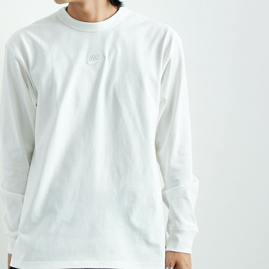 NIKE [ナイキ] ロングスリーブTシャツ [DO7391] 100 ﾎﾜｲﾄ &&モデル身長：179cm 着用サイズ：M&&