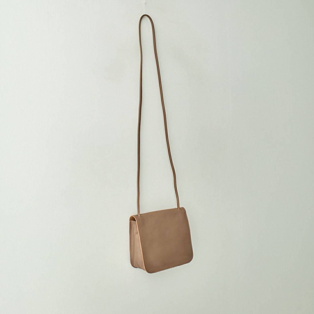 IL BISONTE [イルビゾンテ] クロスボディバッグ [54192300210] 18 ｸﾞﾚｰ