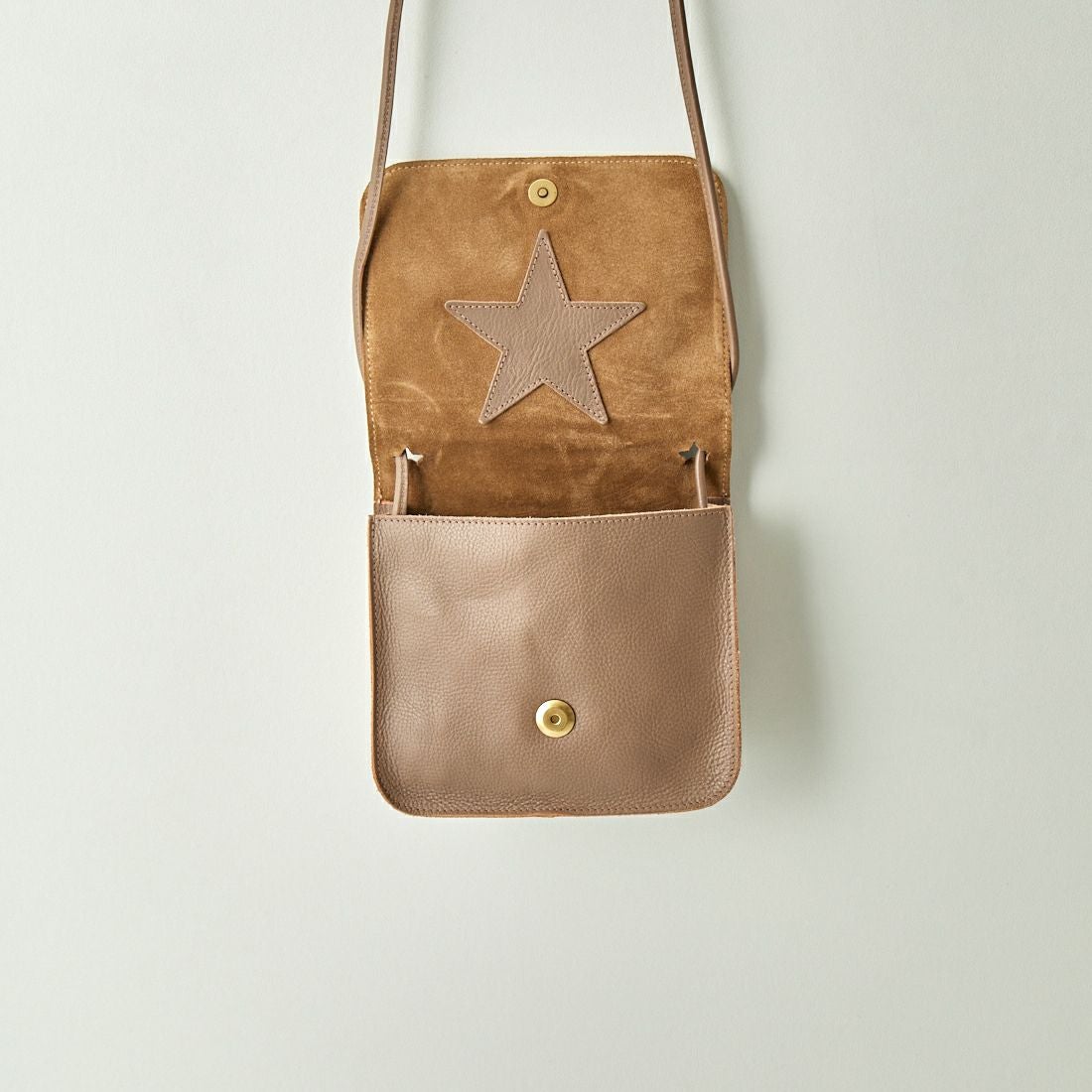 IL BISONTE [イルビゾンテ] クロスボディバッグ [54192300210] 18 ｸﾞﾚｰ