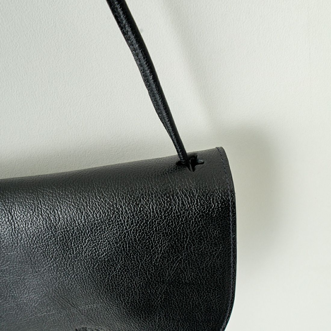 IL BISONTE [イルビゾンテ] クロスボディバッグ [54202300311] 35 ﾌﾞﾗｯｸ