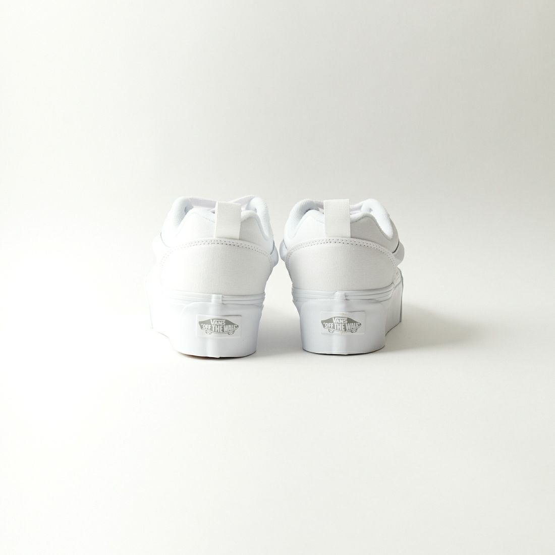 VANS [バンズ] ニュースタック [VN000CP6W00] TRUE WHITE