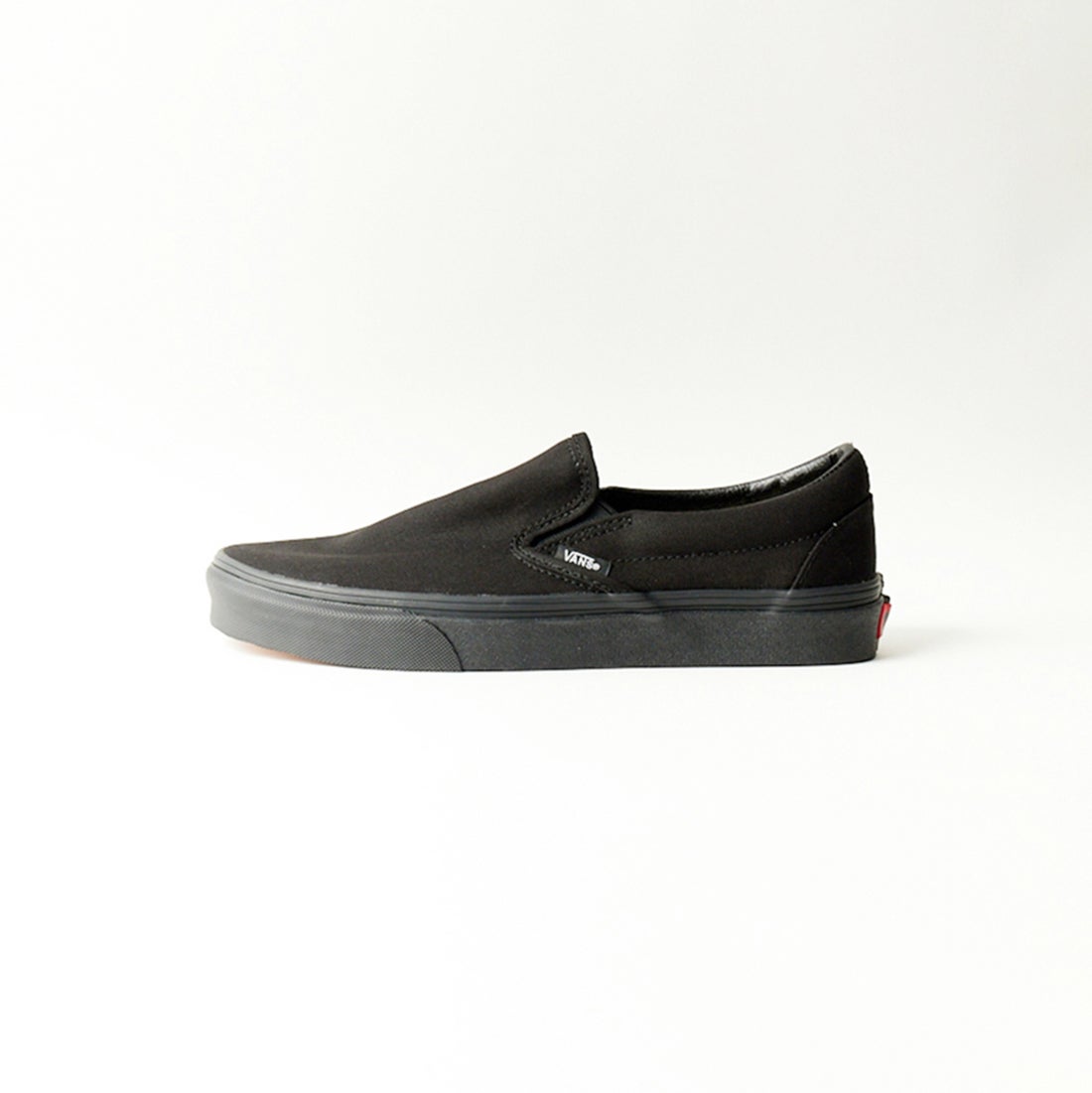 BLACK/BLAC