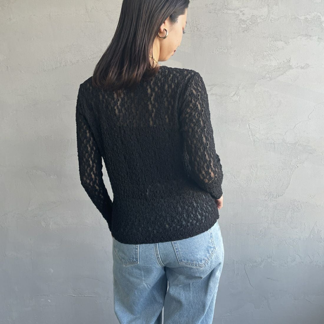 Jeans Factory Clothes [ジーンズファクトリークローズ] レース柄クルーネックシアーカットソー [21241058] 004 ﾌﾞﾗｯｸ &&モデル身長：163cm 着用サイズ：F&&