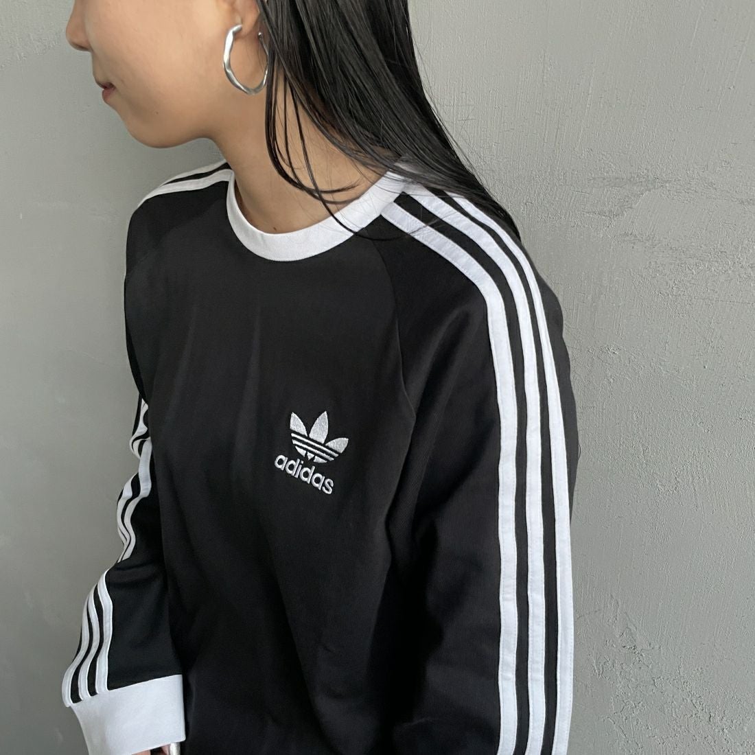 adidas Originals [アディダス オリジナルス] アディカラークラシックス スリーストライプス ロングスリーブTシャツ [BVB94]IA4877&&モデル身長：156cm　着用サイズ：S&&