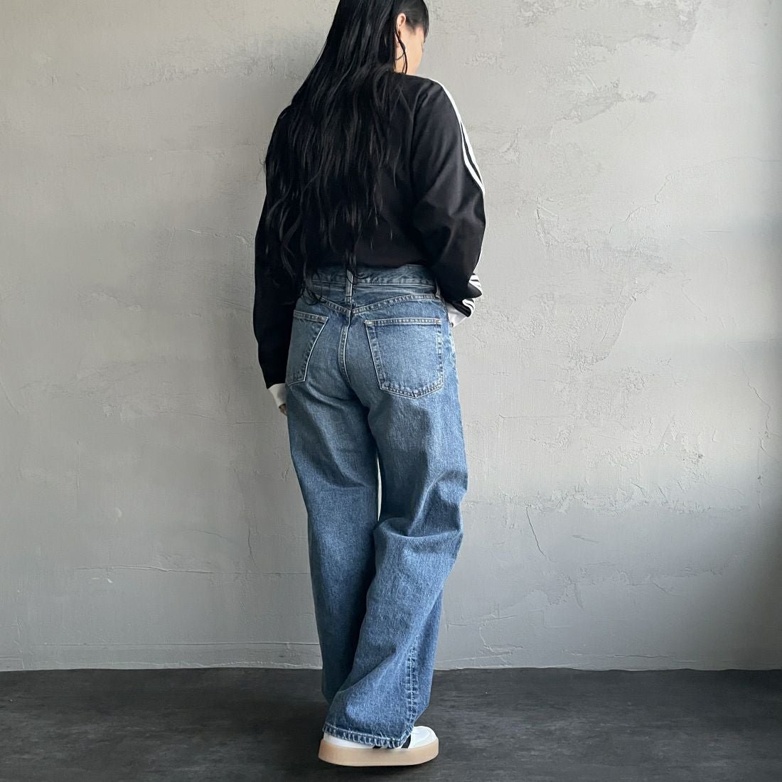 adidas Originals [アディダス オリジナルス] アディカラークラシックス スリーストライプス ロングスリーブTシャツ [BVB94]IA4877&&モデル身長：156cm　着用サイズ：S&&