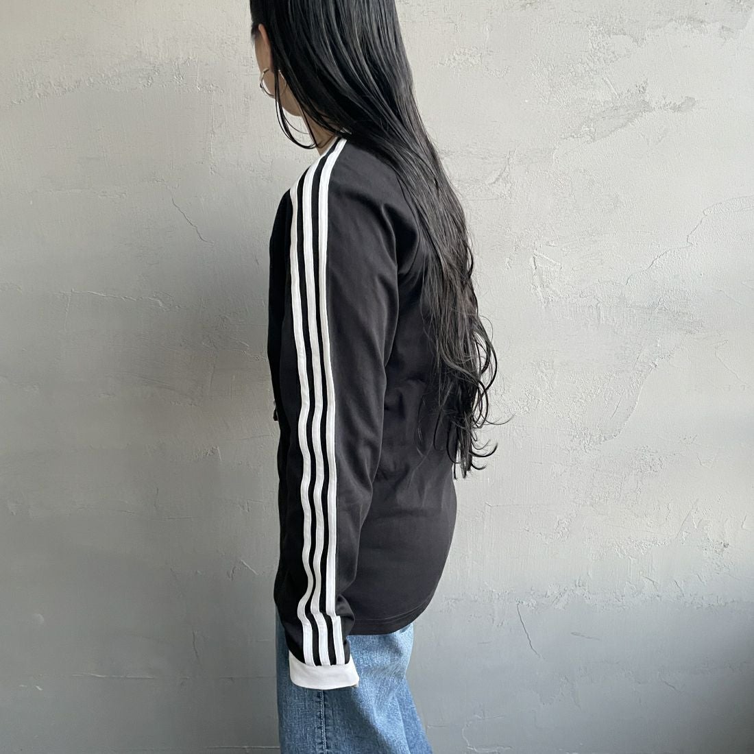 adidas Originals [アディダス オリジナルス] アディカラークラシックス スリーストライプス ロングスリーブTシャツ [BVB94]IA4877&&モデル身長：156cm　着用サイズ：S&&