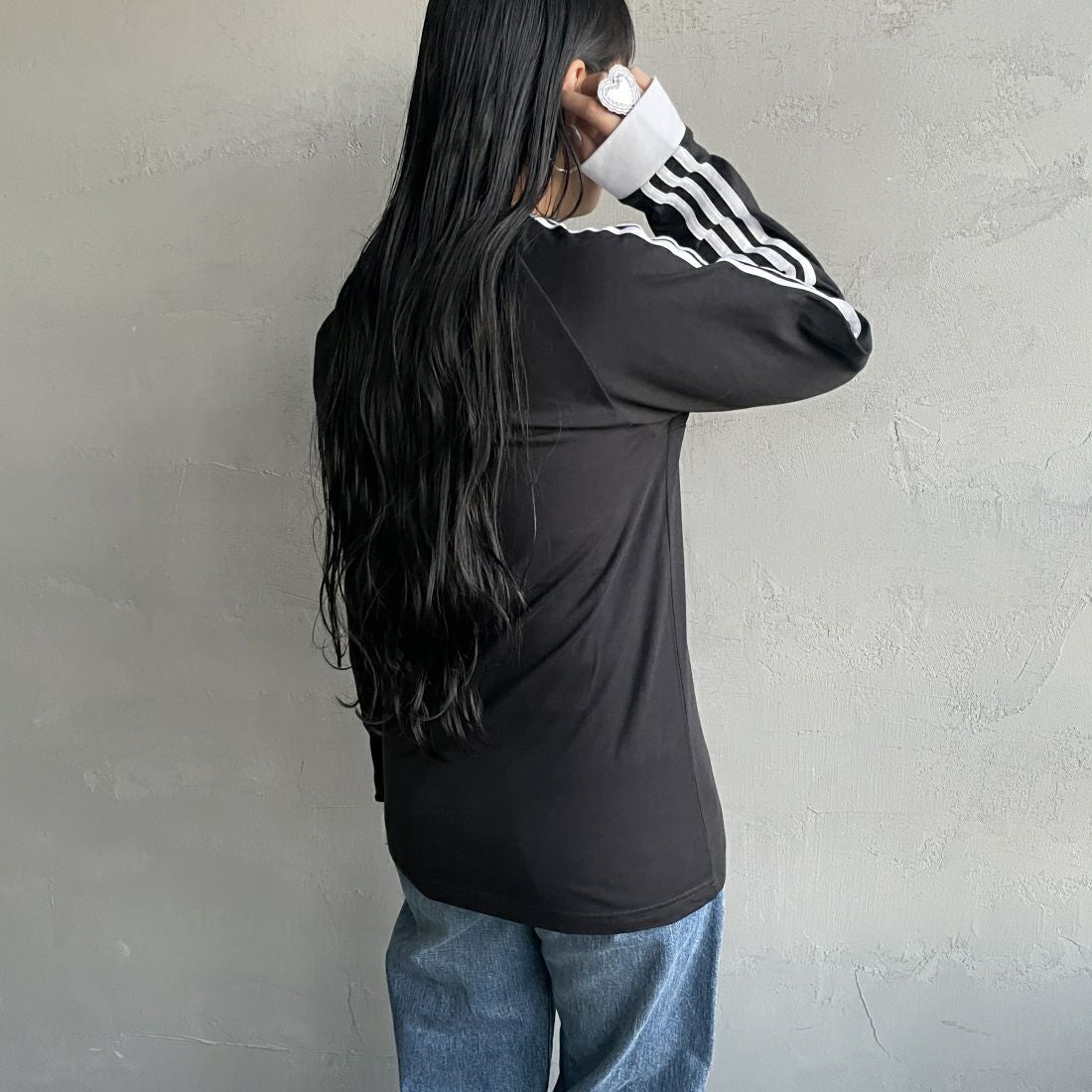 adidas Originals [アディダス オリジナルス] アディカラークラシックス スリーストライプス ロングスリーブTシャツ [BVB94]IA4877&&モデル身長：156cm　着用サイズ：S&&