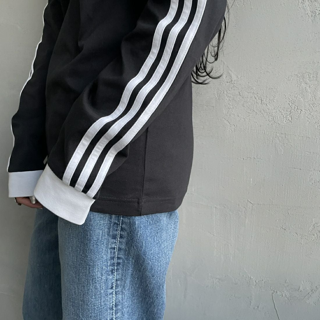 adidas Originals [アディダス オリジナルス] アディカラークラシックス スリーストライプス ロングスリーブTシャツ [BVB94]IA4877&&モデル身長：156cm　着用サイズ：S&&