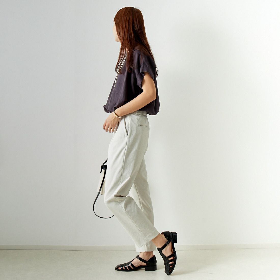 MICA&DEAL [マイカアンドディール] ワンタックパンツ [0124103036] L/BEIGE &&モデル身長：167cm 着用サイズ：38&&