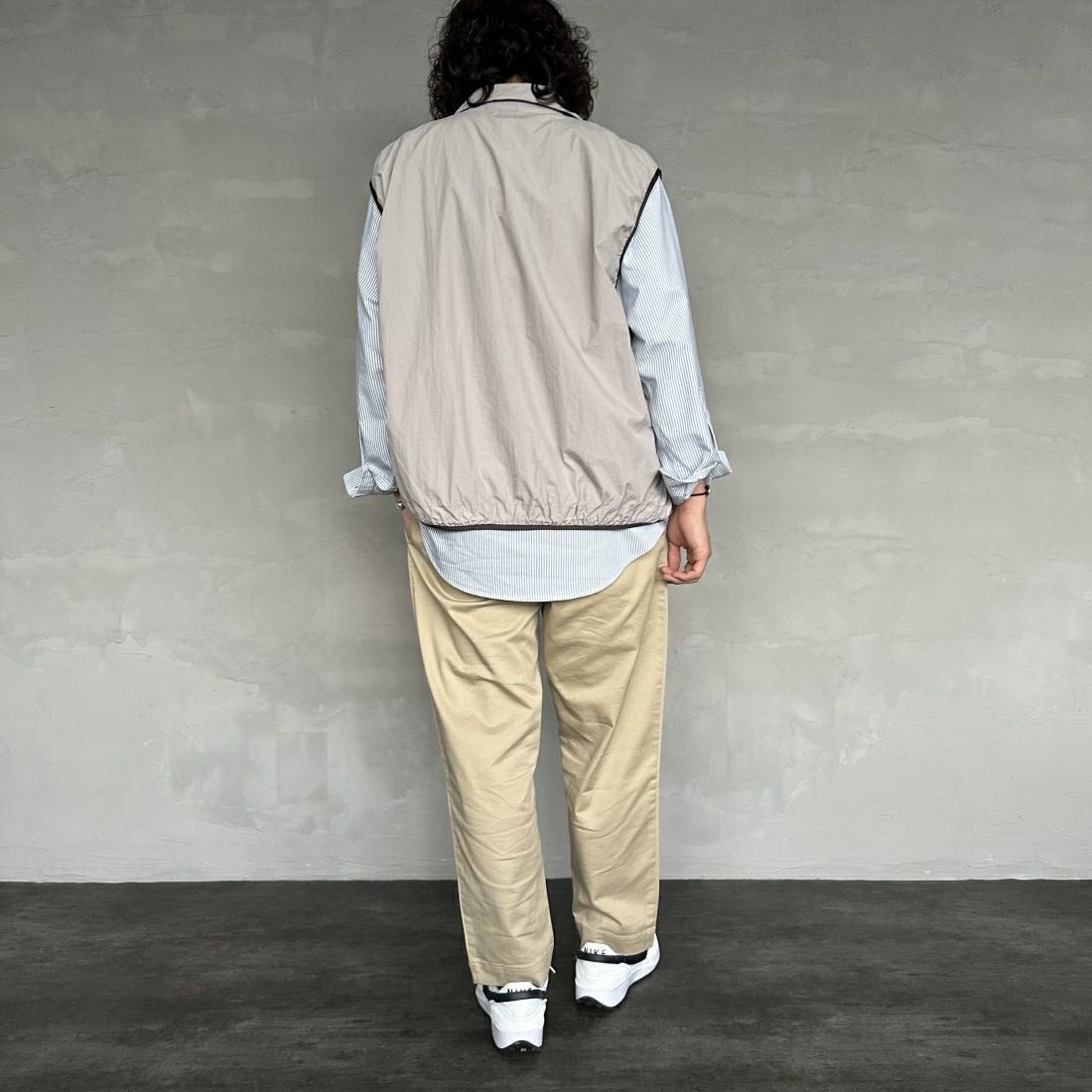 frostline [フロストライン] 別注 ナイロンベスト [FL6-VT-IN4-JF] GRAY &&モデル身長：173cm 着用サイズ：M&&