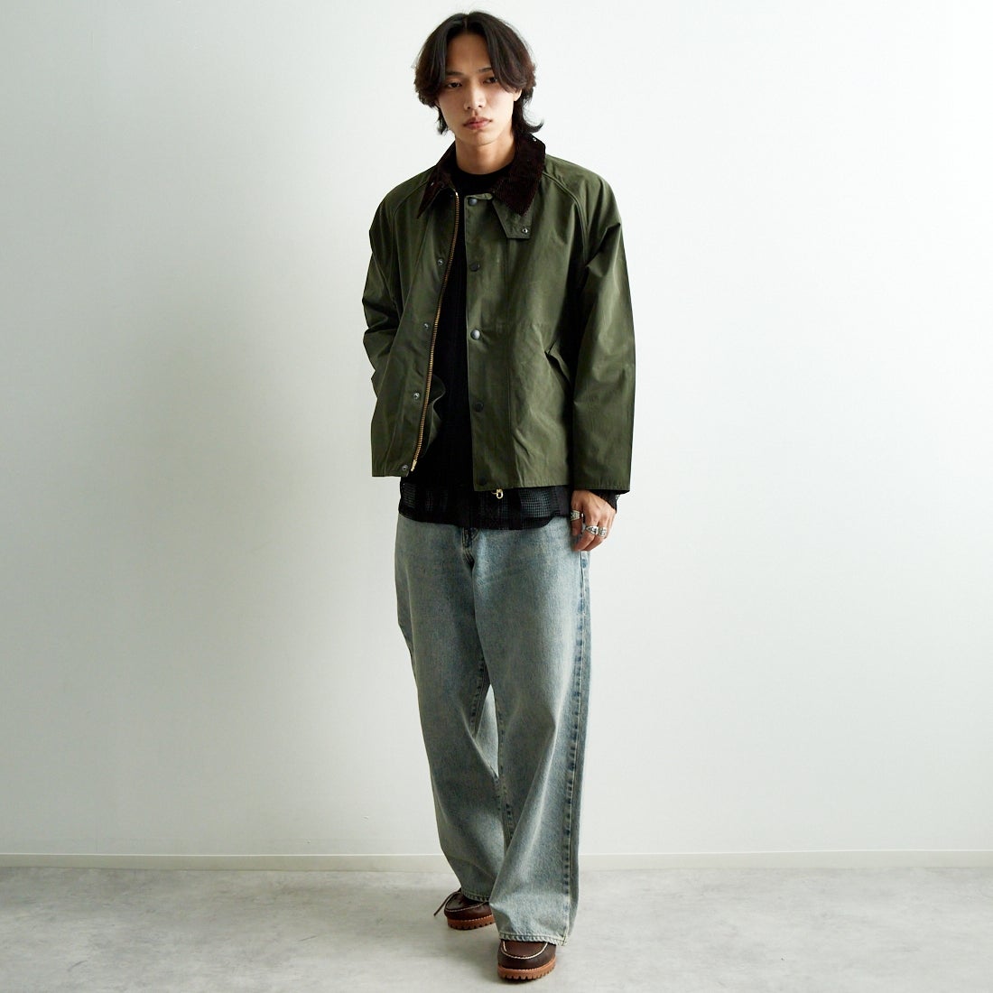 Barbour [バブアー] トランスポート ピーチスキンノンオイルドジャケット [MCA0931] SAGE &&モデル身長：179cm 着用サイズ：38&&
