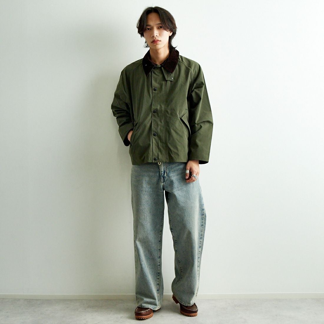 Barbour [バブアー] トランスポート ピーチスキンノンオイルドジャケット [MCA0931] SAGE &&モデル身長：179cm 着用サイズ：38&&