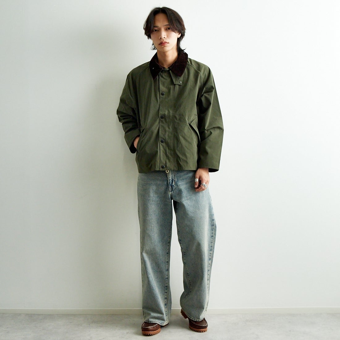 Barbour [バブアー] トランスポート ピーチスキンノンオイルドジャケット [MCA0931] SAGE &&モデル身長：179cm 着用サイズ：38&&