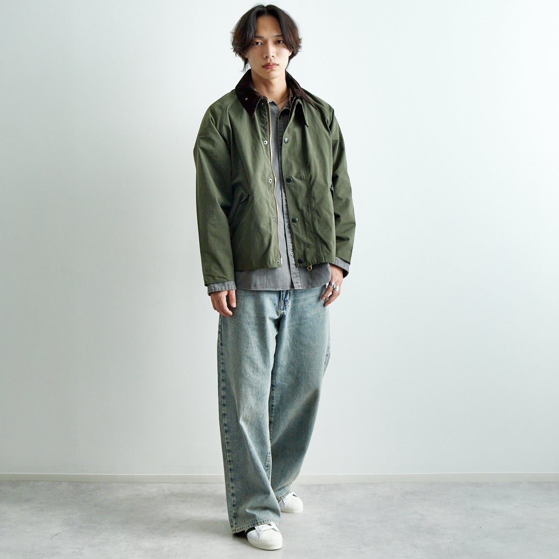 Barbour [バブアー] トランスポート ピーチスキンノンオイルドジャケット [MCA0931] SAGE &&モデル身長：179cm 着用サイズ：38&&