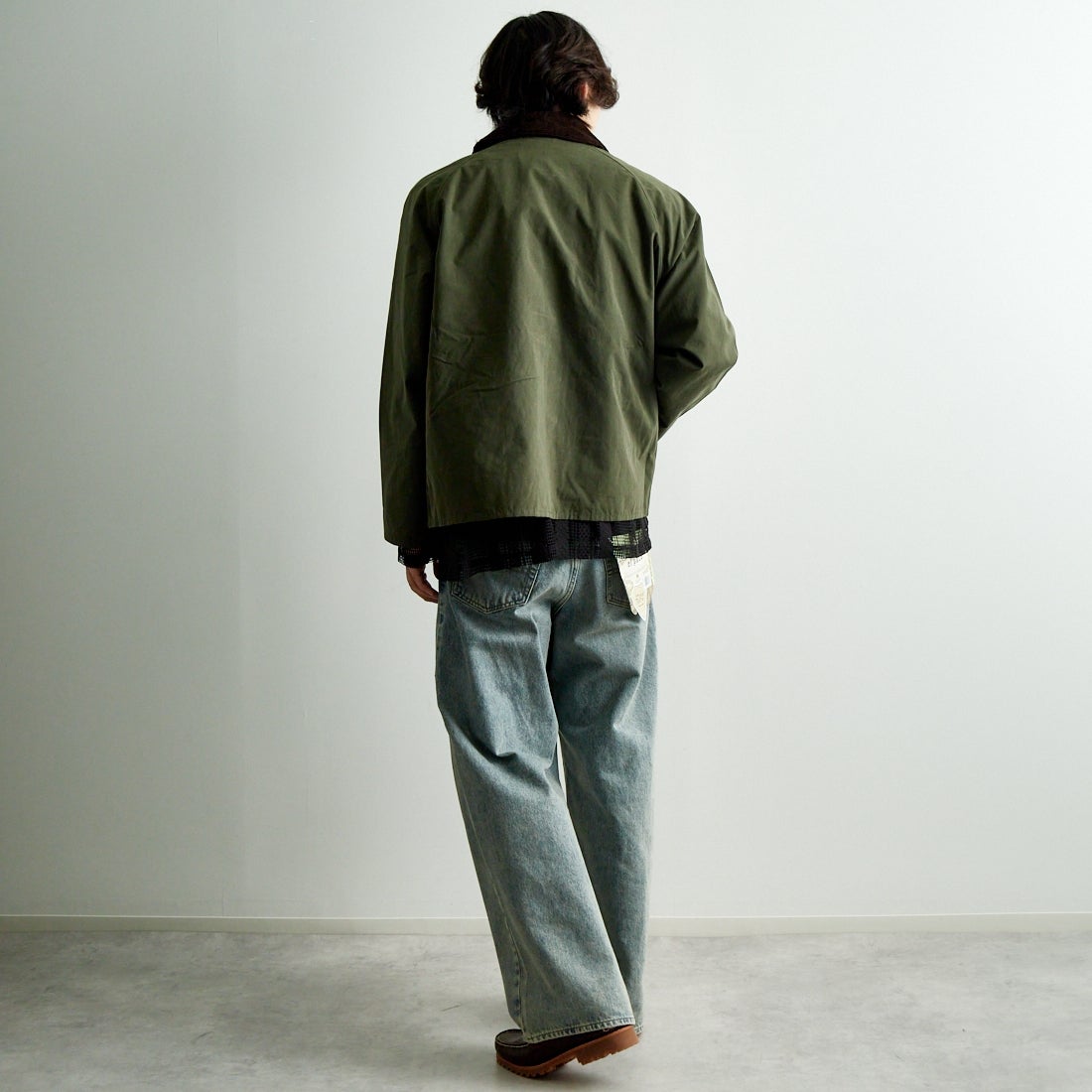 Barbour [バブアー] トランスポート ピーチスキンノンオイルドジャケット [MCA0931] SAGE &&モデル身長：179cm 着用サイズ：38&&