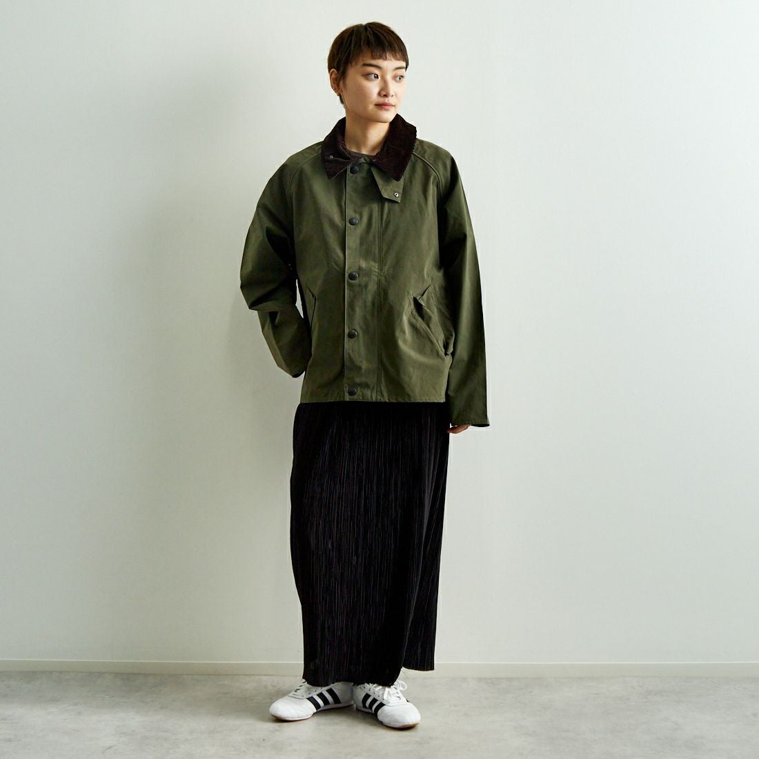 Barbour [バブアー] トランスポート ピーチスキンノンオイルドジャケット [MCA0931] SAGE &&モデル身長：160cm 着用サイズ：36&&