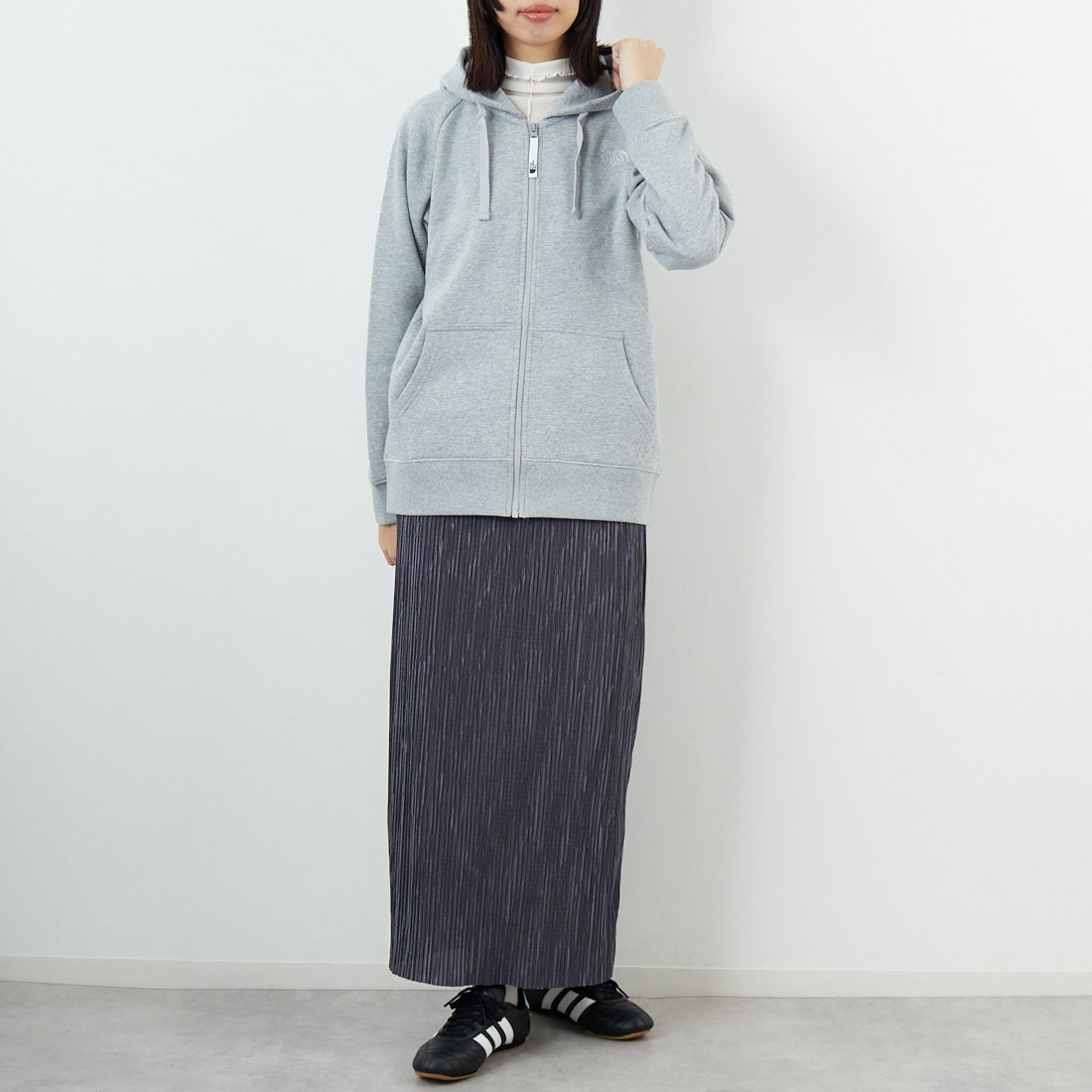 THE NORTH FACE [ザ ノースフェイス] リアビューフルジップフーディ [NTW12442] ZZ &&モデル身長：162cm 着用サイズ：M&&