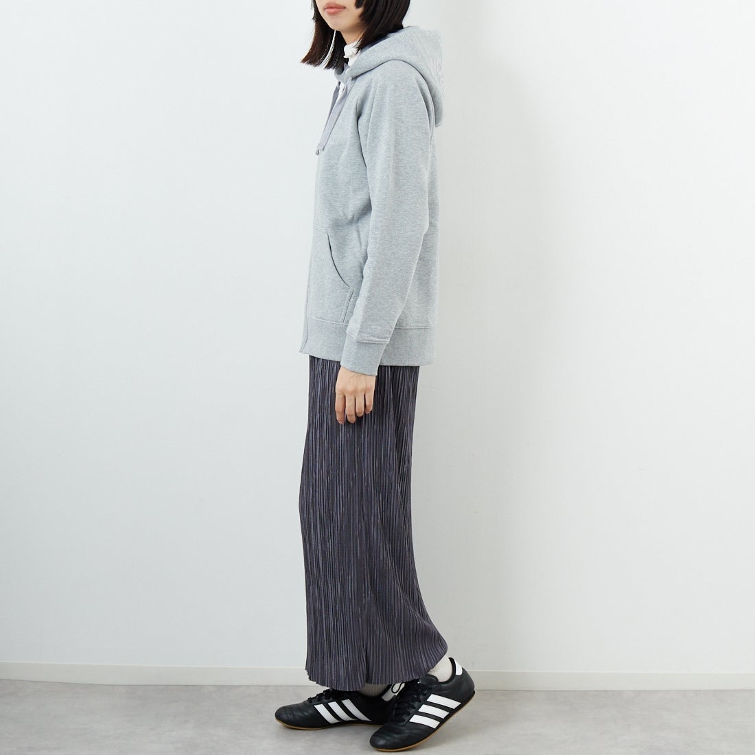 THE NORTH FACE [ザ ノースフェイス] リアビューフルジップフーディ [NTW12442] ZZ &&モデル身長：162cm 着用サイズ：M&&