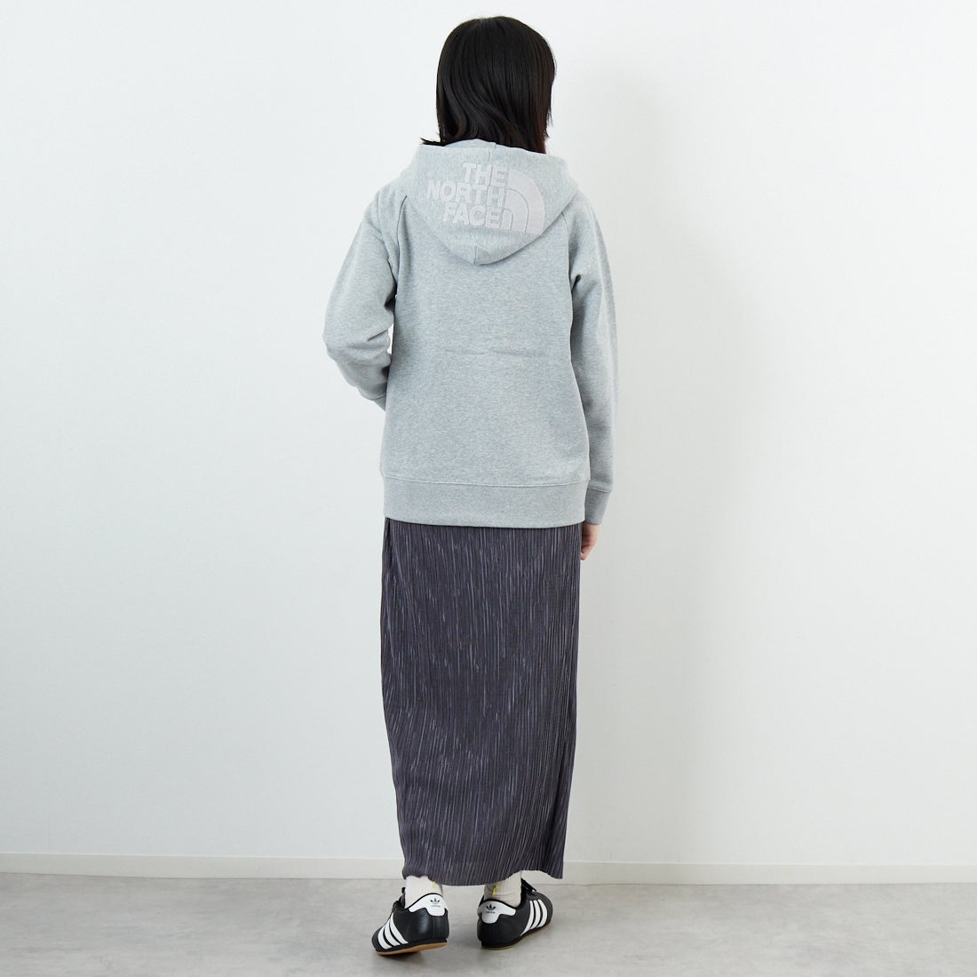 THE NORTH FACE [ザ ノースフェイス] リアビューフルジップフーディ [NTW12442] ZZ &&モデル身長：162cm 着用サイズ：M&&