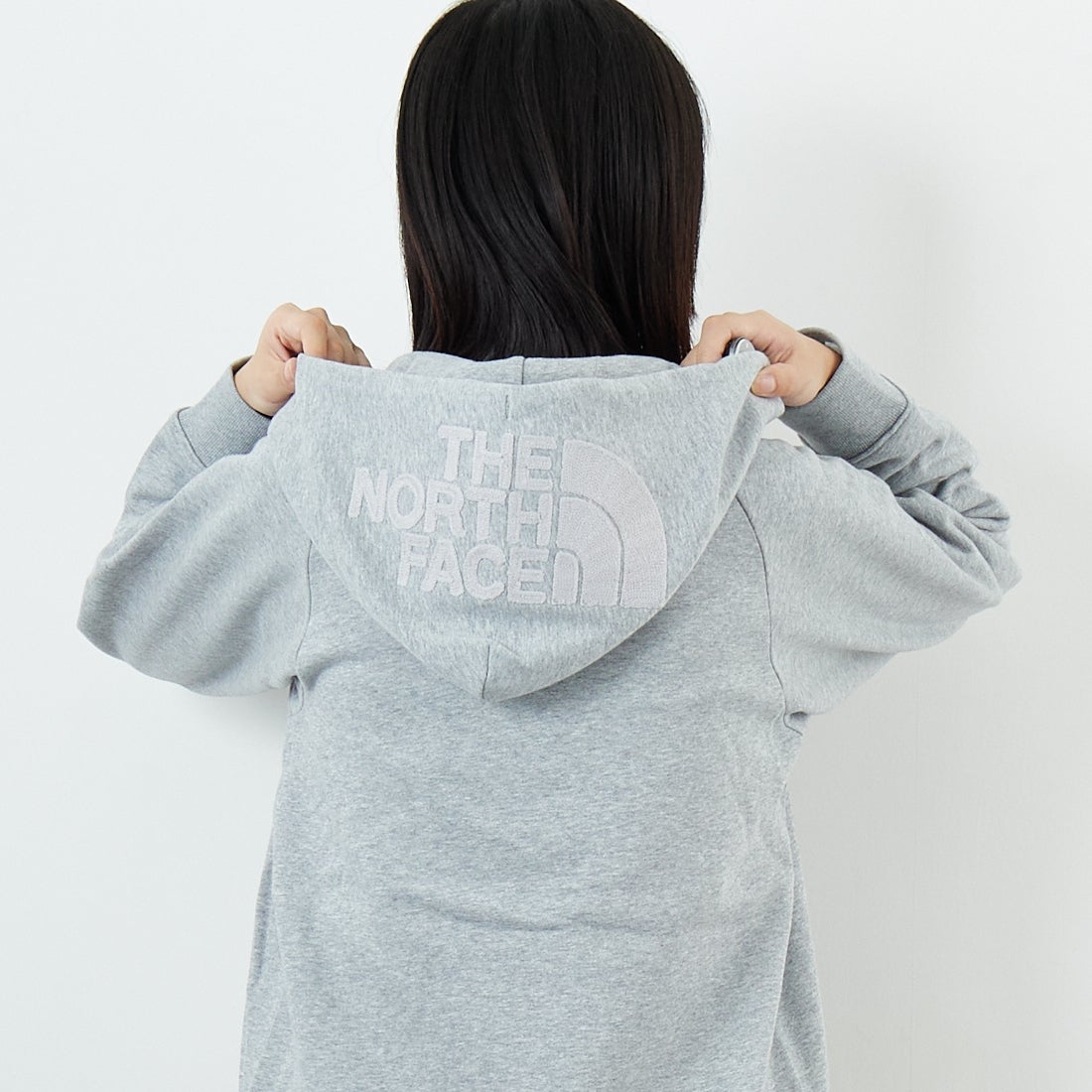 THE NORTH FACE [ザ ノースフェイス] リアビューフルジップフーディ [NTW12442] ZZ &&モデル身長：162cm 着用サイズ：M&&