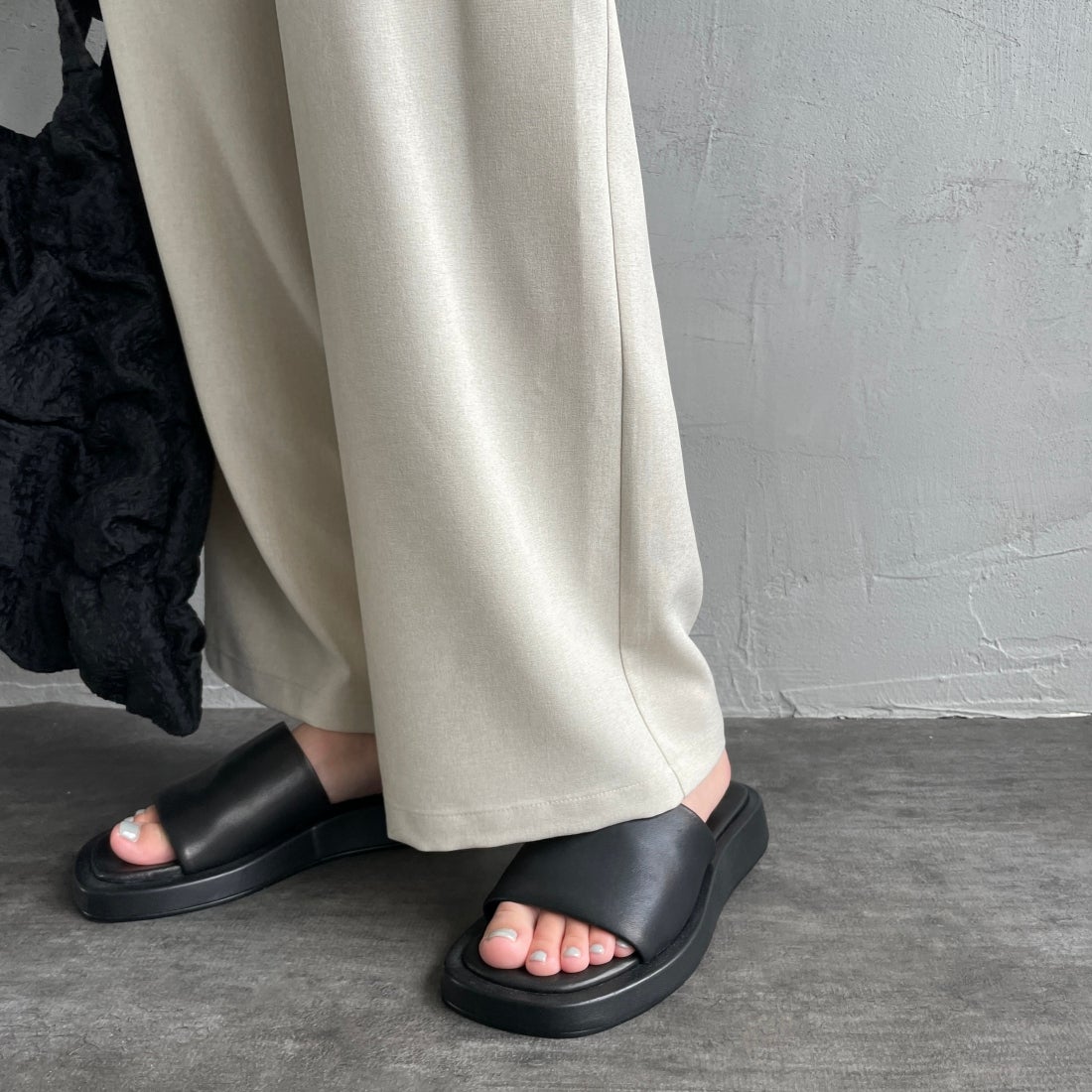 Jeans Factory Clothes [ジーンズファクトリークローズ] ベルト付き サイドカーゴポケットワイドパンツ [21241060] 032 ｴｸﾘｭ &&モデル身長：163cm 着用サイズ：36&&