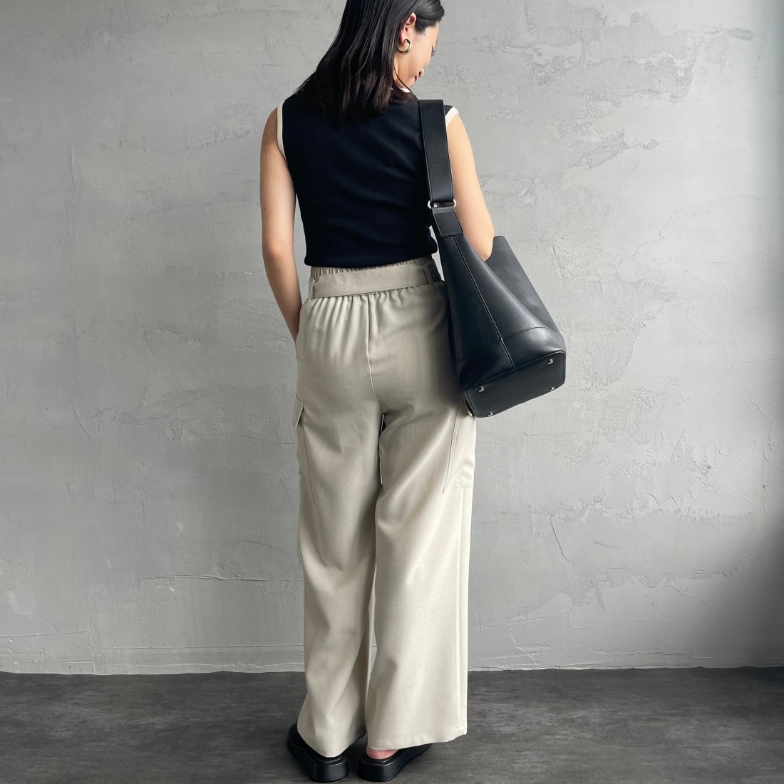 Jeans Factory Clothes [ジーンズファクトリークローズ] ベルト付き サイドカーゴポケットワイドパンツ [21241060] 032 ｴｸﾘｭ &&モデル身長：163cm 着用サイズ：38&&