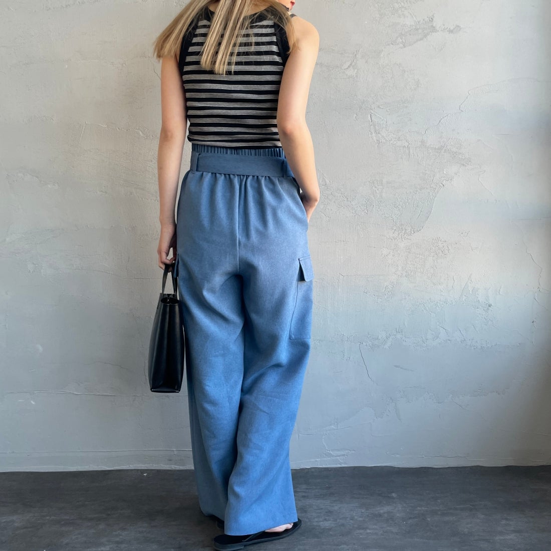 Jeans Factory Clothes [ジーンズファクトリークローズ] ベルト付き サイドカーゴポケットワイドパンツ [21241060] 070 ﾌﾞﾙｰ &&モデル身長：156cm 着用サイズ：36&&