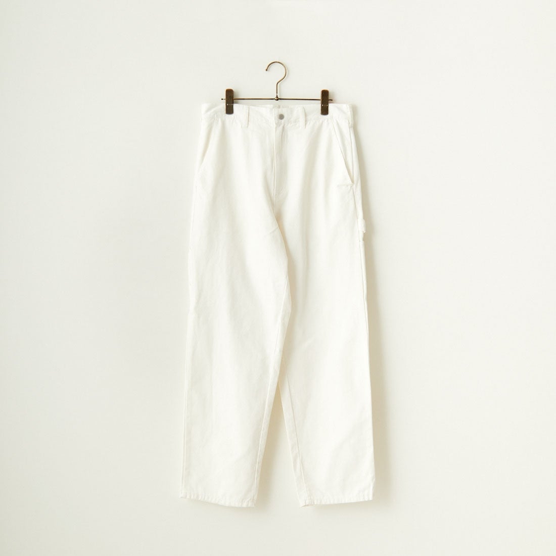 09 WHITE