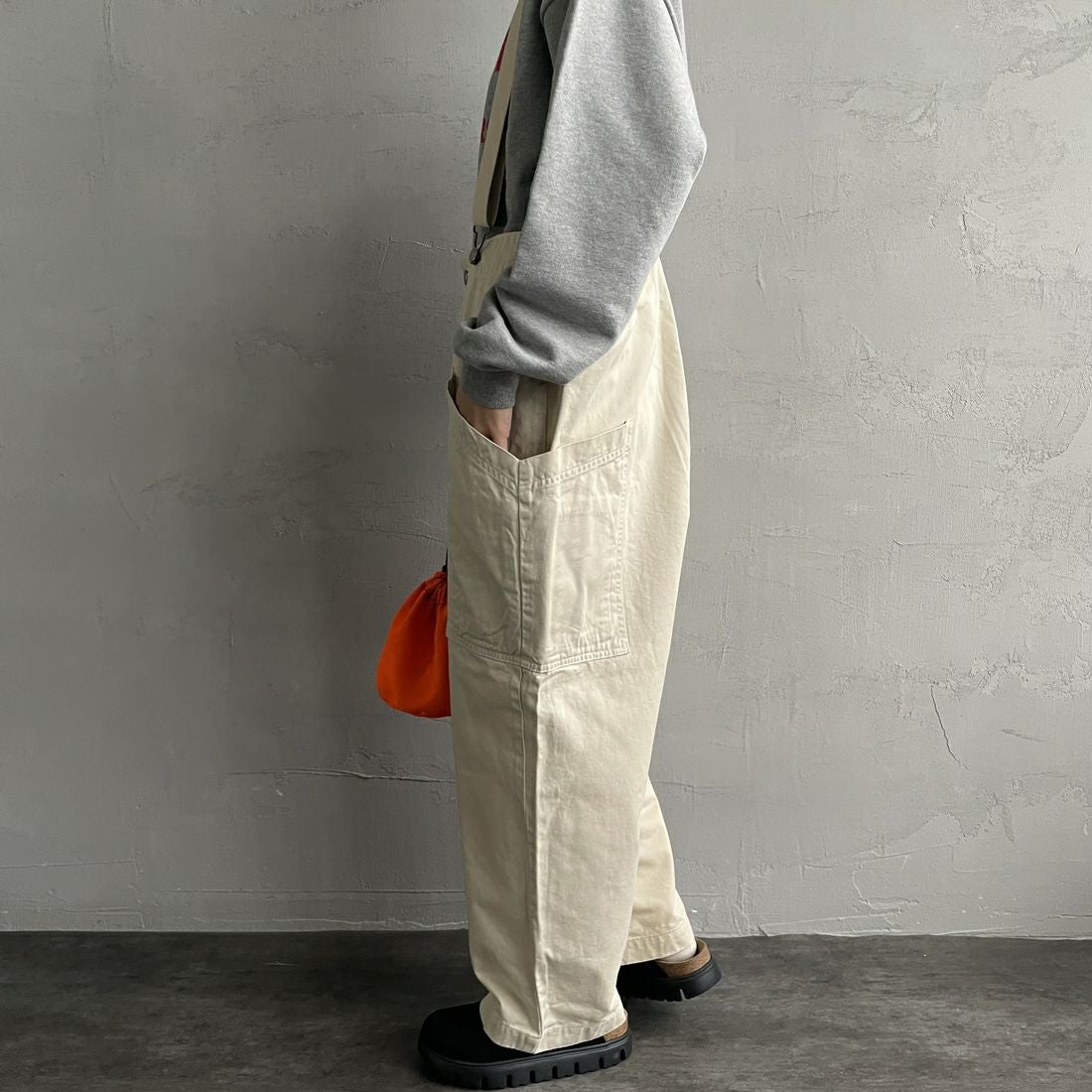 HARVESTY [ハーベスティ] サスペンダーガーデンパンツ [A12402] 31 IVORY&&モデル身長：160cm　着用サイズ：1&&