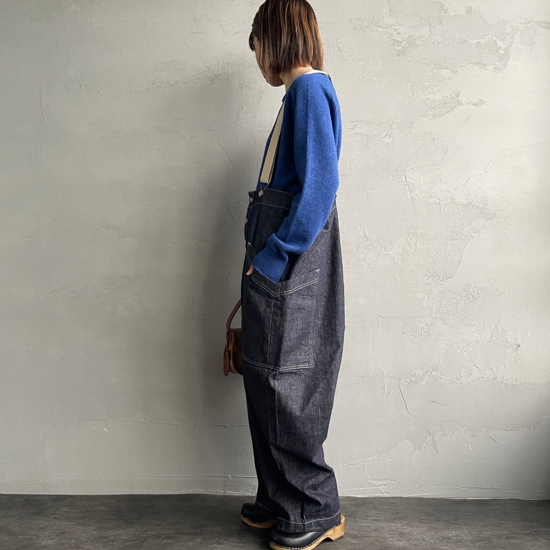 HARVESTY [ハーベスティ] サスペンダーガーデンパンツ [A12401] 98 ONEWASH&&モデル身長：158cm 着用サイズ：1&&