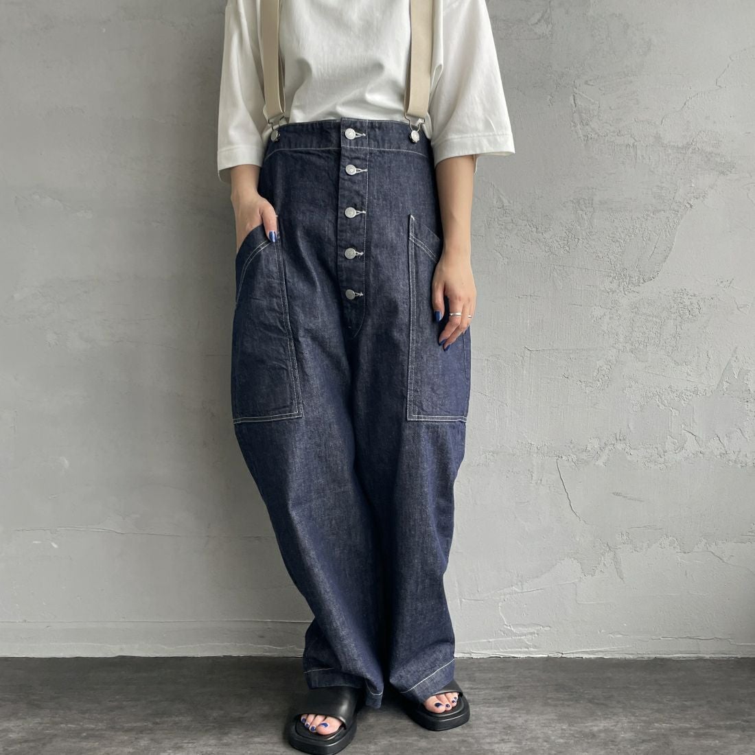 HARVESTY [ハーベスティ] サスペンダーガーデンパンツ [A12401] 98 ONEWASH&&モデル身長：156cm 着用サイズ：1&&