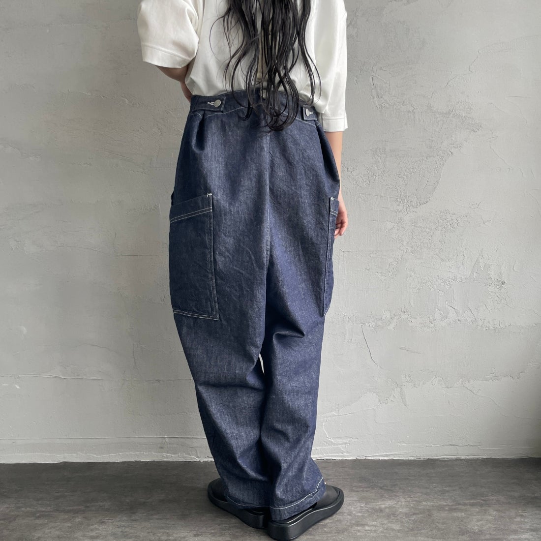 HARVESTY [ハーベスティ] サスペンダーガーデンパンツ [A12401] 98 ONEWASH&&モデル身長：156cm 着用サイズ：1&&