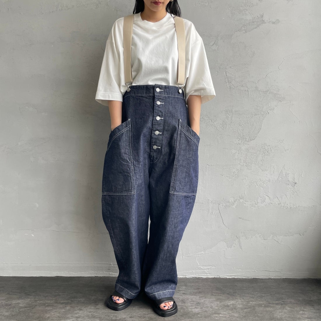 HARVESTY [ハーベスティ] サスペンダーガーデンパンツ [A12401] 98 ONEWASH&&モデル身長：156cm 着用サイズ：1&&