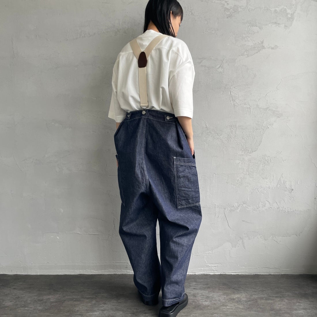 HARVESTY [ハーベスティ] サスペンダーガーデンパンツ [A12401] 98 ONEWASH&&モデル身長：156cm 着用サイズ：1&&