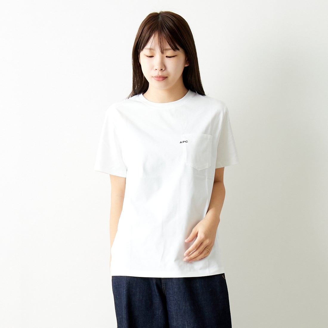 A.P.C. [アー・ペー・セー] ポケットTシャツ [POCKET-EMB-T] 90 BLANC &&モデル身長：167cm 着用サイズ：XS&&