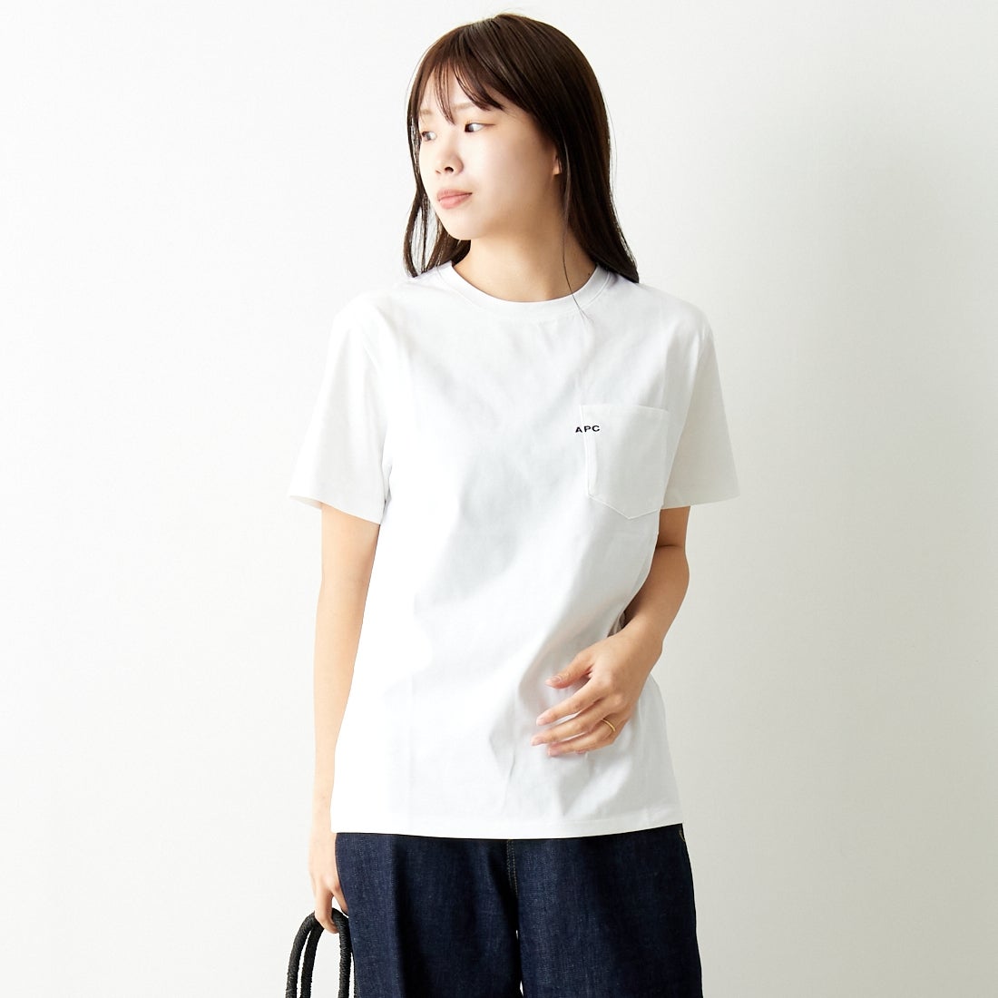 A.P.C. [アー・ペー・セー] ポケットTシャツ [POCKET-EMB-T] 90 BLANC &&モデル身長：167cm 着用サイズ：XS&&