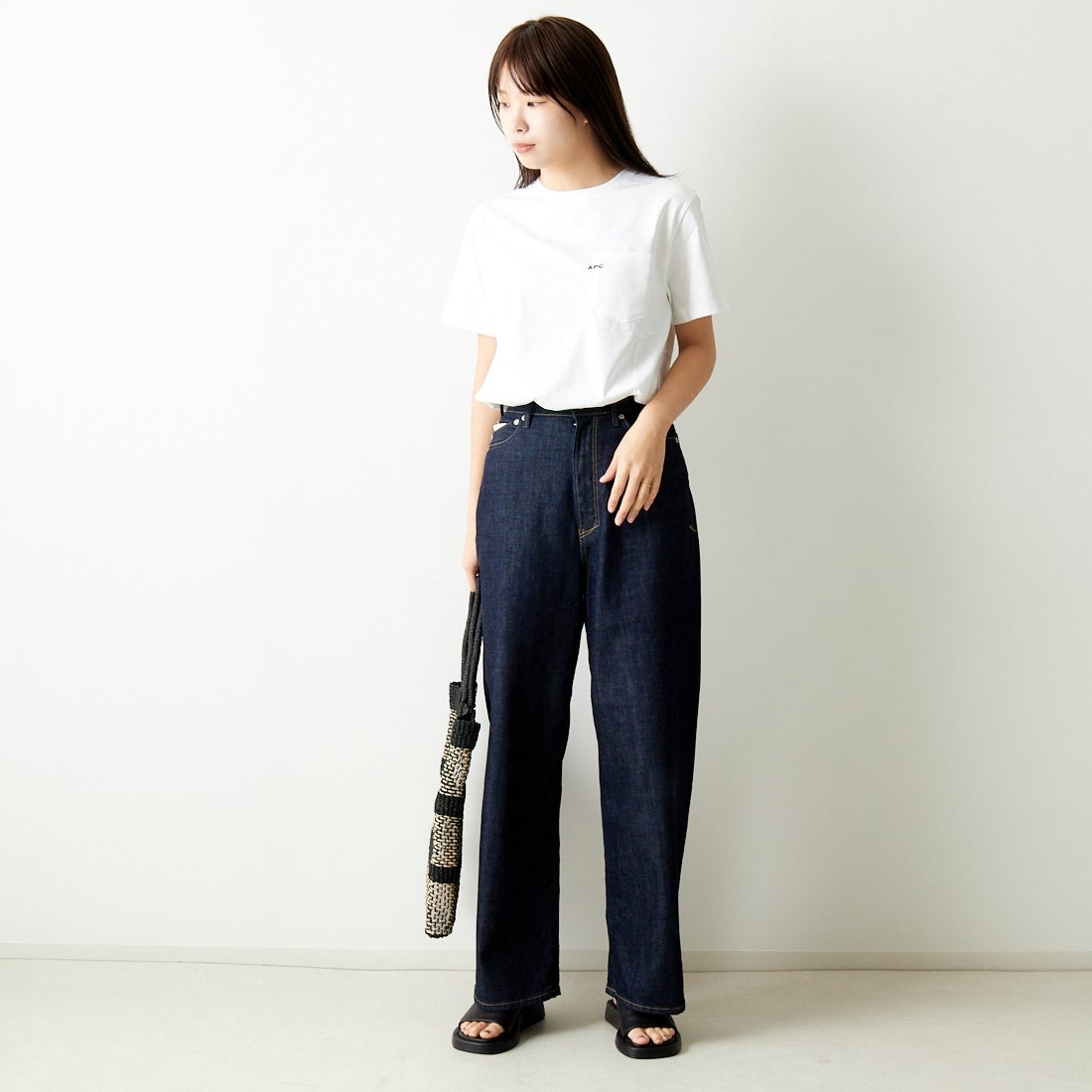 A.P.C. [アー・ペー・セー] ポケットTシャツ [POCKET-EMB-T] 90 BLANC &&モデル身長：167cm 着用サイズ：XS&&