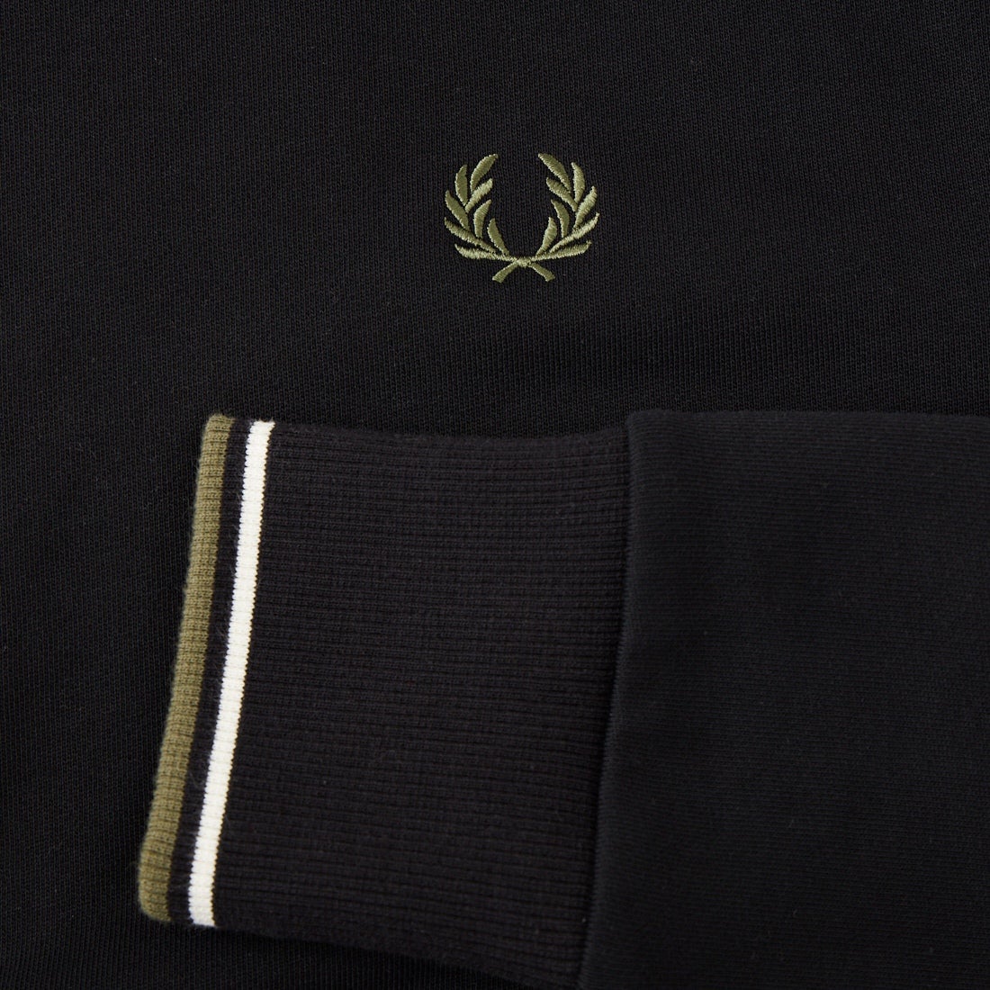 FRED PERRY [フレッドペリー] ワンポイント刺繍 クルーネックスウェット [M7535] W54 BLK/EC