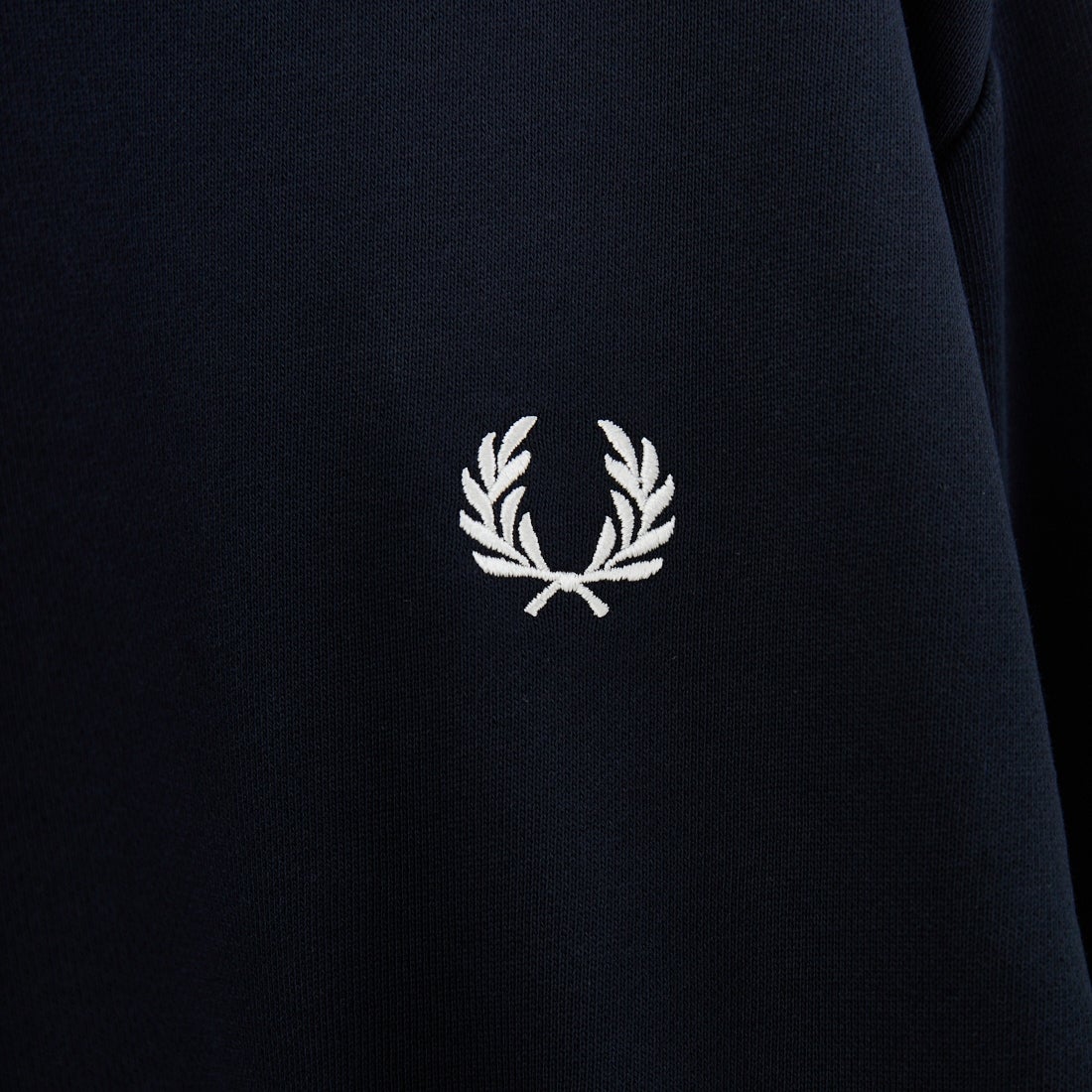 FRED PERRY [フレッドペリー] ワンポイント刺繍 クルーネックスウェット [M7535] 248 NAVY