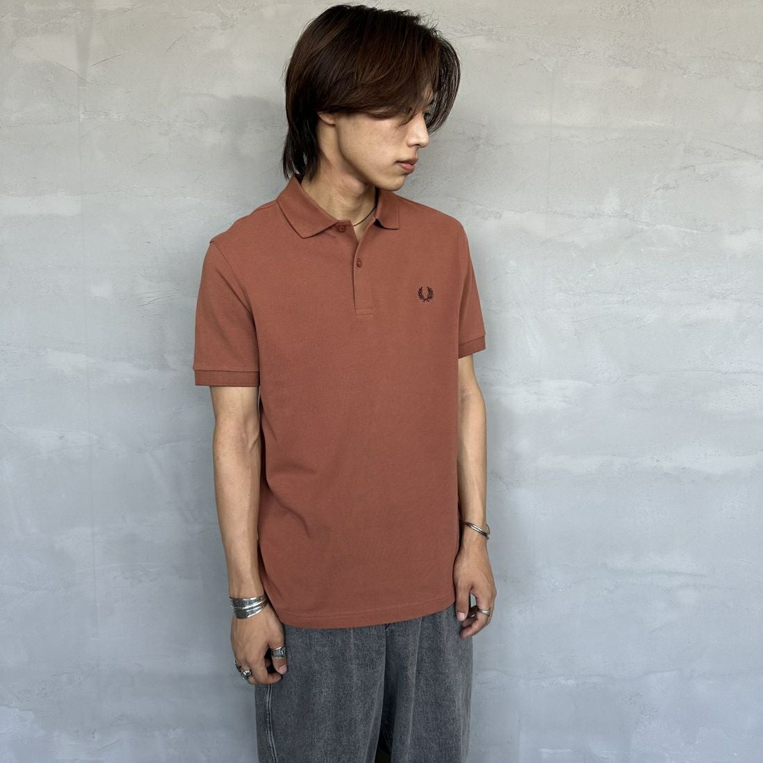 FRED PERRY [フレッドペリー] 鹿の子ポロシャツ [M6000] Y52 CINNAM &&モデル身長：179cm 着用サイズ：M&&