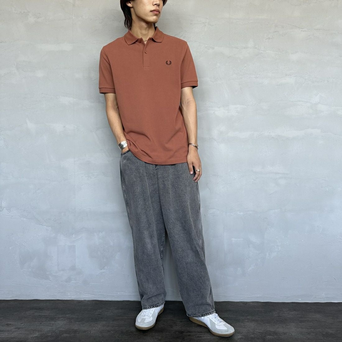 FRED PERRY [フレッドペリー] 鹿の子ポロシャツ [M6000] Y52 CINNAM &&モデル身長：179cm 着用サイズ：M&&