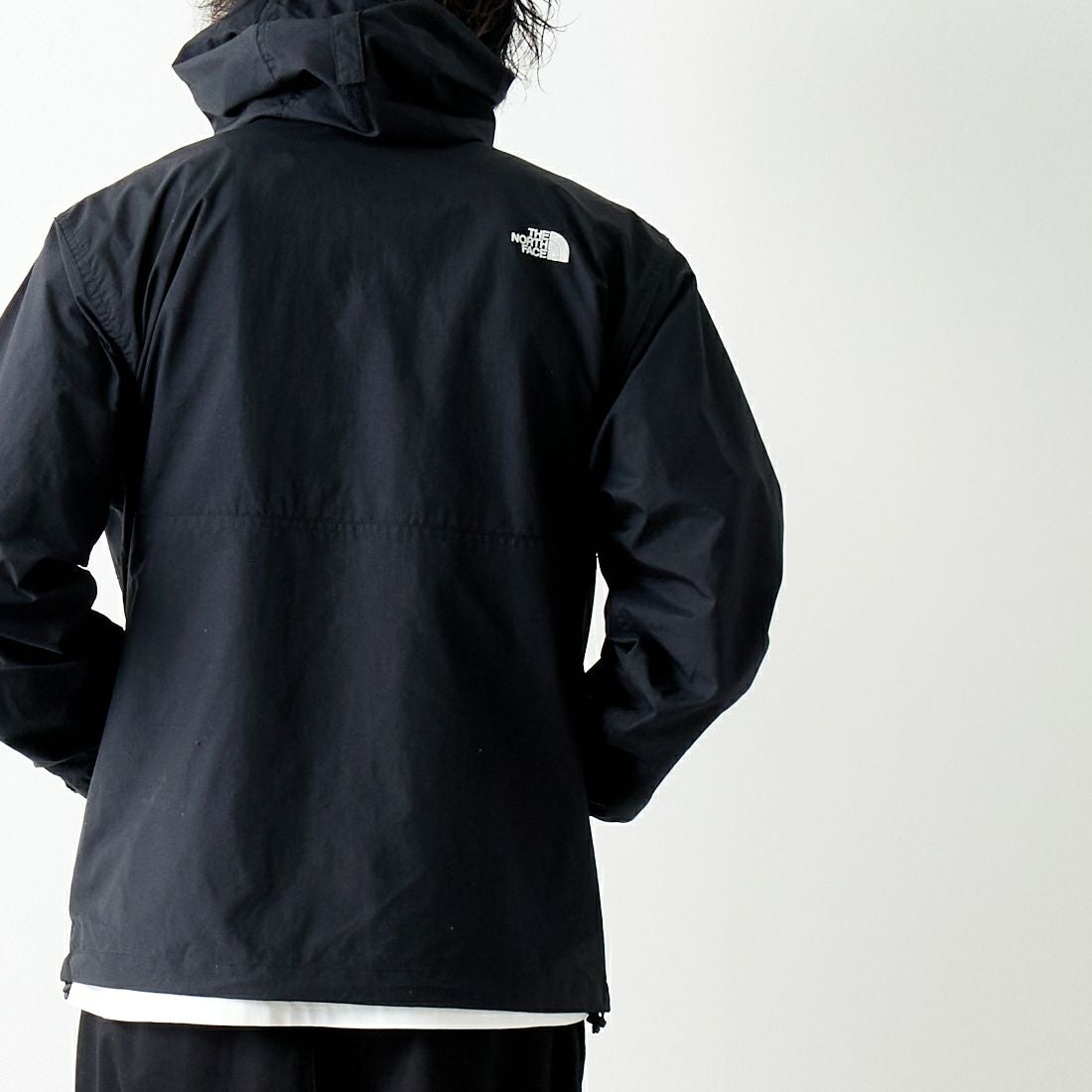 THE NORTH FACE [ザ ノースフェイス] コンパクトアノラック [NP22333] K &&モデル身長：182cm 着用サイズ L&&