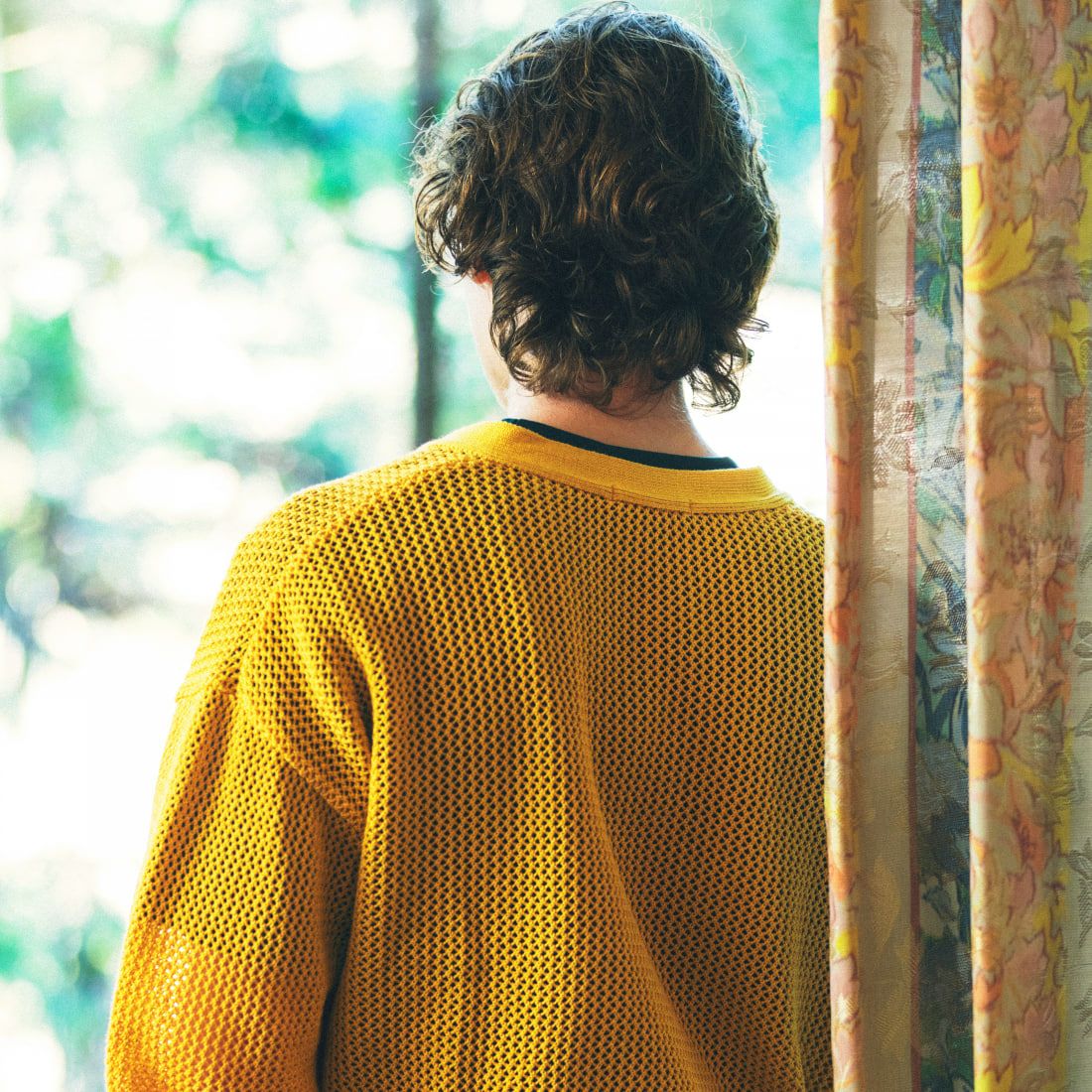 Noir Fabrik [ヌワールファブリック] コンパクトメッシュカーディガン [NF-241-015] S.YEL &&モデル身長：180cm 着用サイズ：L&&