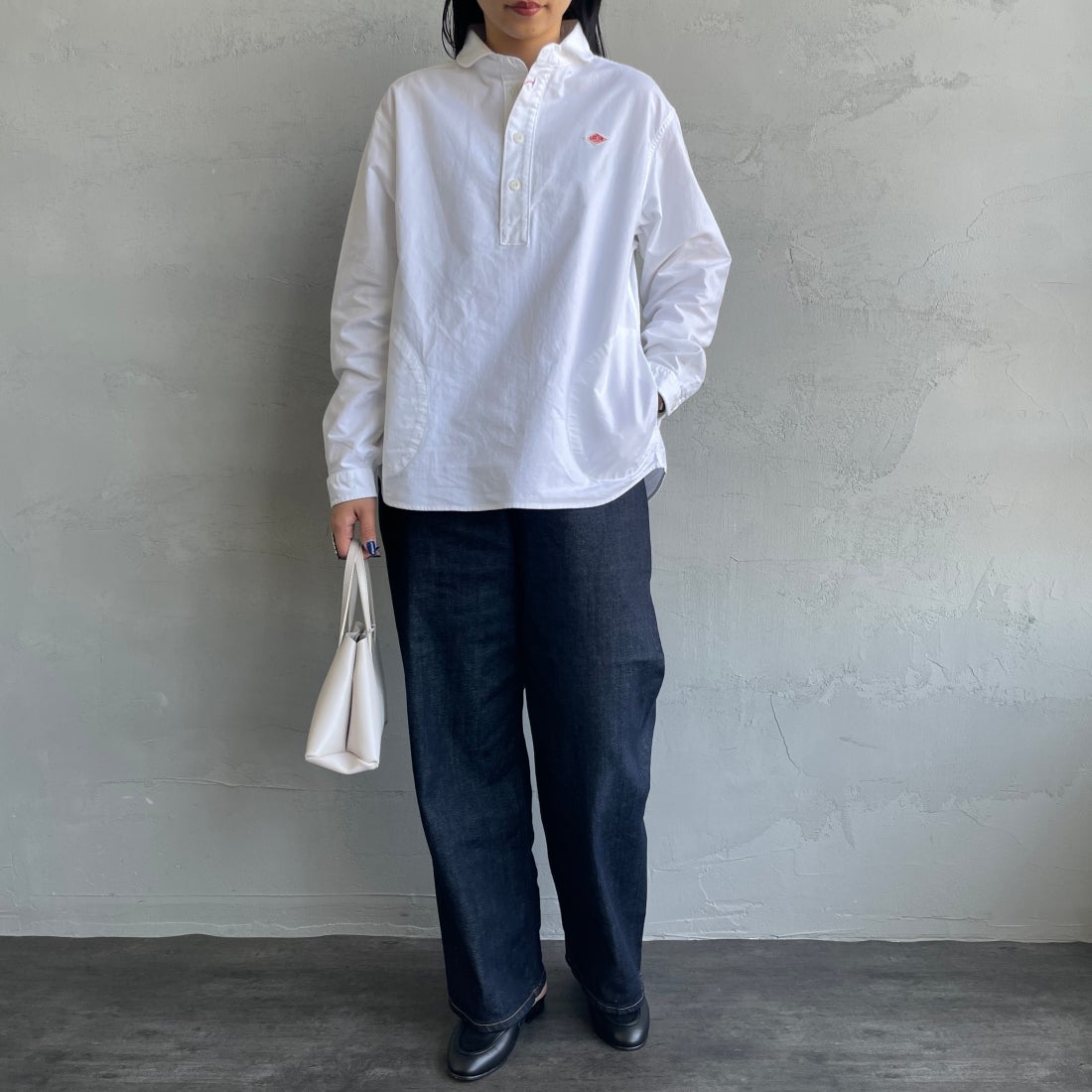 DANTON [ダントン] オックスフォード ラウンドカラーシャツ [DT-B0281SOX] WHITE &&モデル身長：156cm 着用サイズ：36&&