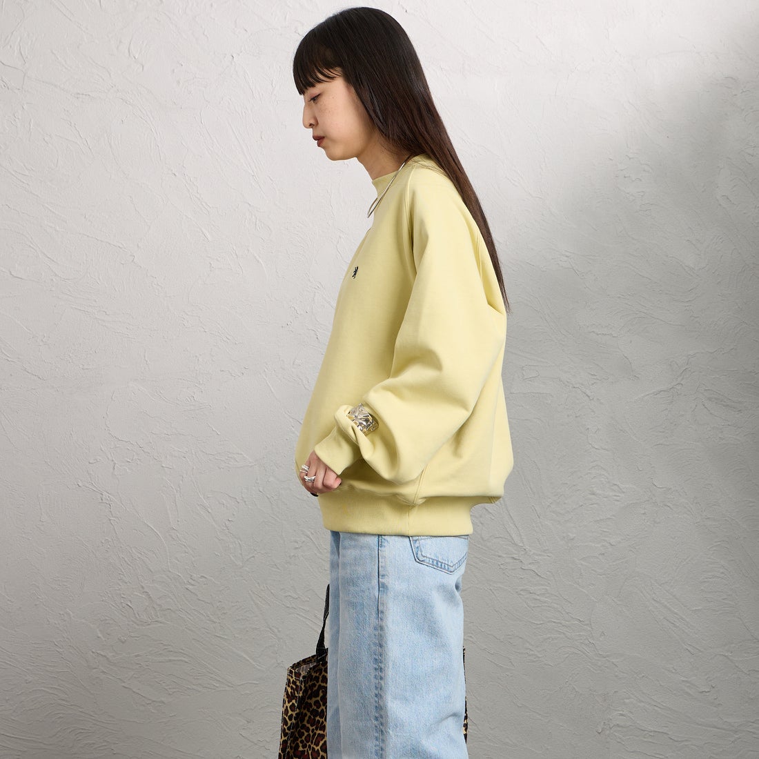 Gymphlex [ジムフレックス] スウィングスリーブ クルーネックプルオーバー [GY-C0291TCA] YELLOW &&モデル身長：150cm 着用サイズ：12&&