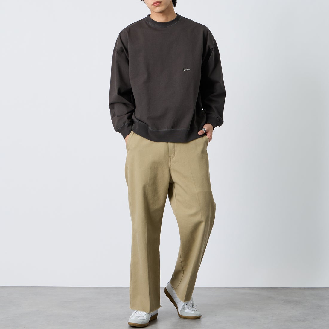 Gymphlex [ジムフレックス] ロゴ刺繍 ロングスリーブTシャツ [GY-C0102HWJ] CHARCOAL &&モデル身長：179cm 着用サイズ：M&&