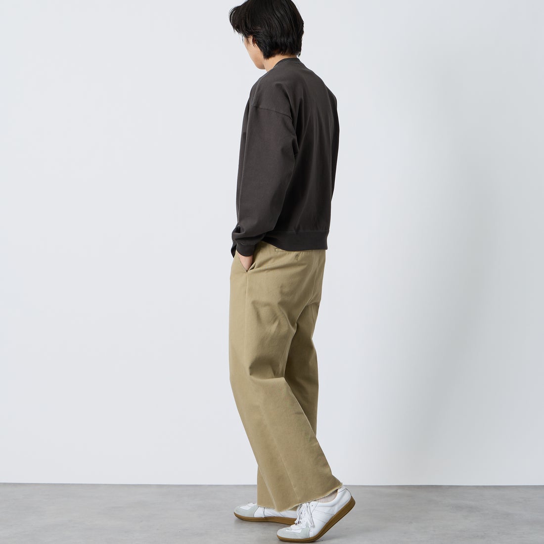 Gymphlex [ジムフレックス] ロゴ刺繍 ロングスリーブTシャツ [GY-C0102HWJ] CHARCOAL &&モデル身長：179cm 着用サイズ：M&&