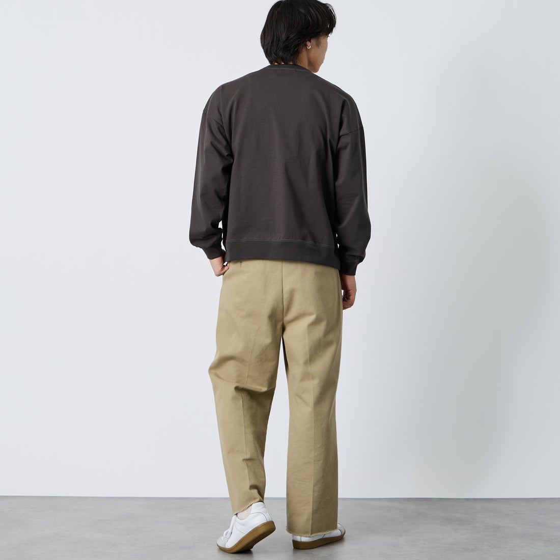 Gymphlex [ジムフレックス] ロゴ刺繍 ロングスリーブTシャツ [GY-C0102HWJ] CHARCOAL &&モデル身長：179cm 着用サイズ：M&&