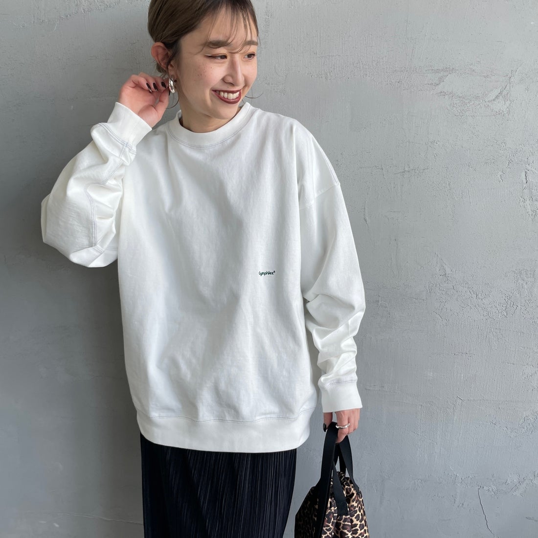 OFF WHITE&&モデル身長：150cm 着用サイズ：XS&&