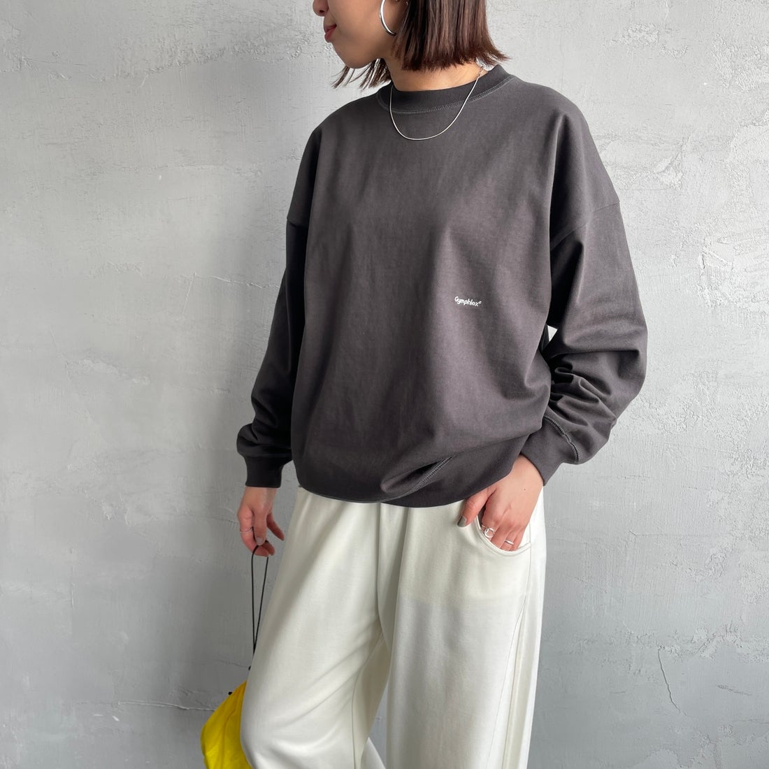 Gymphlex [ジムフレックス] ロゴ刺繍 ロングスリーブTシャツ [GY-C0102HWJ] CHARCOAL &&モデル身長：159cm 着用サイズ：XS&&